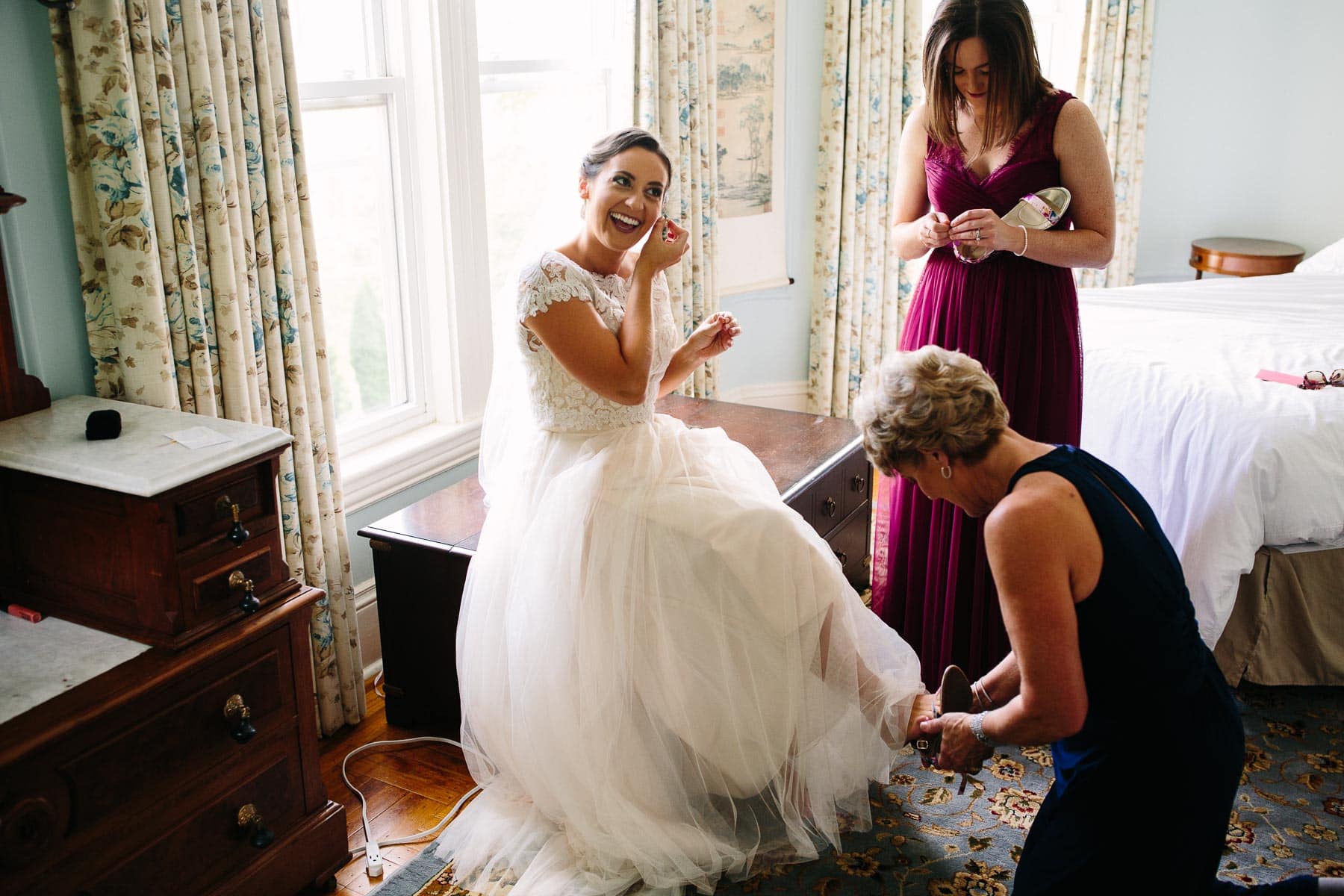 Fall Codman Estate wedding of Kiersten and Ben in Lincoln, MA | Kelly Benvenuto Photography | Boston Wedding Photographer