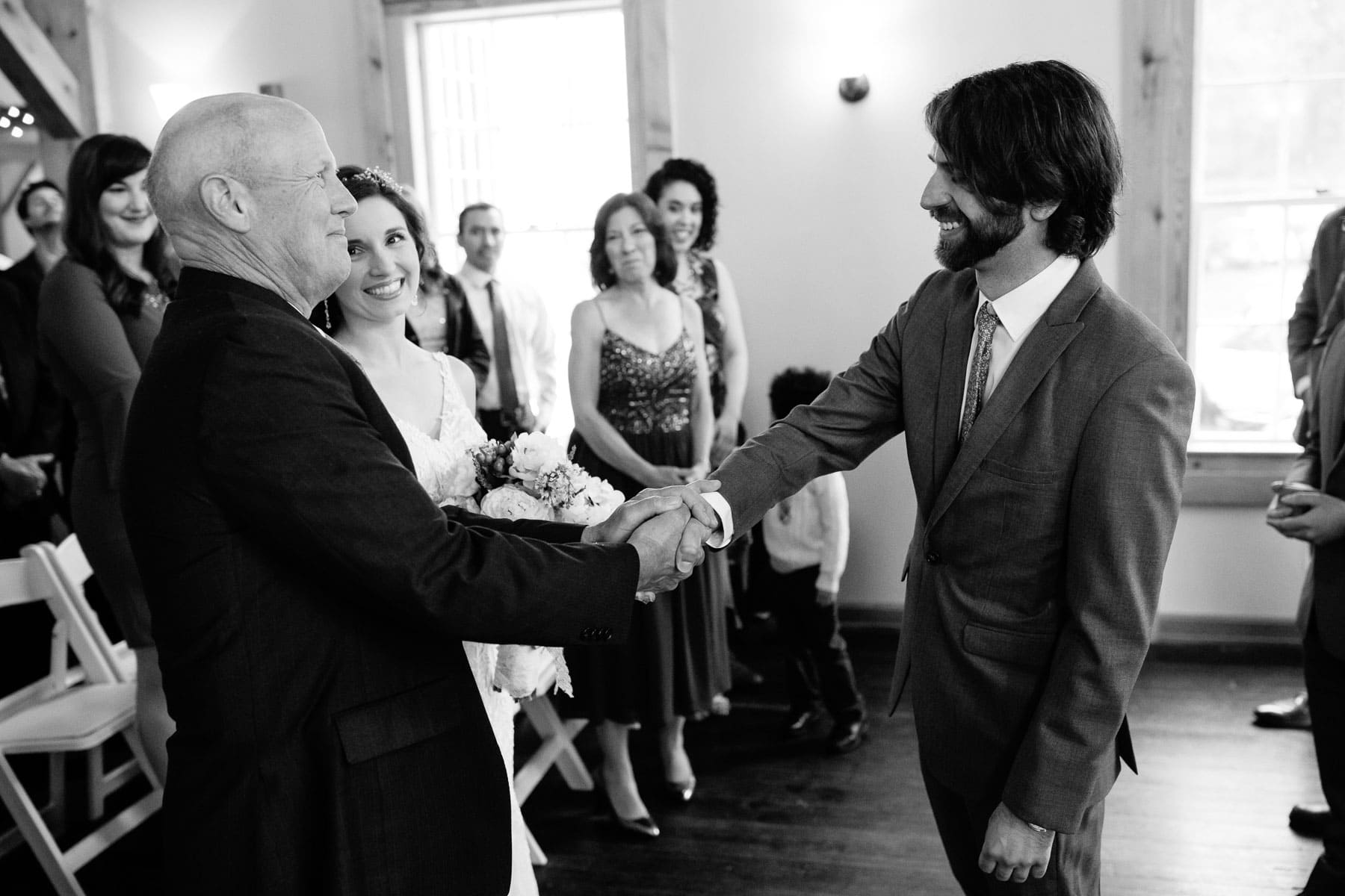 Peirce Farm at Witch Hill wedding of Niki and Bryan | Boston Wedding Photographer | Kelly Benvenuto Photography