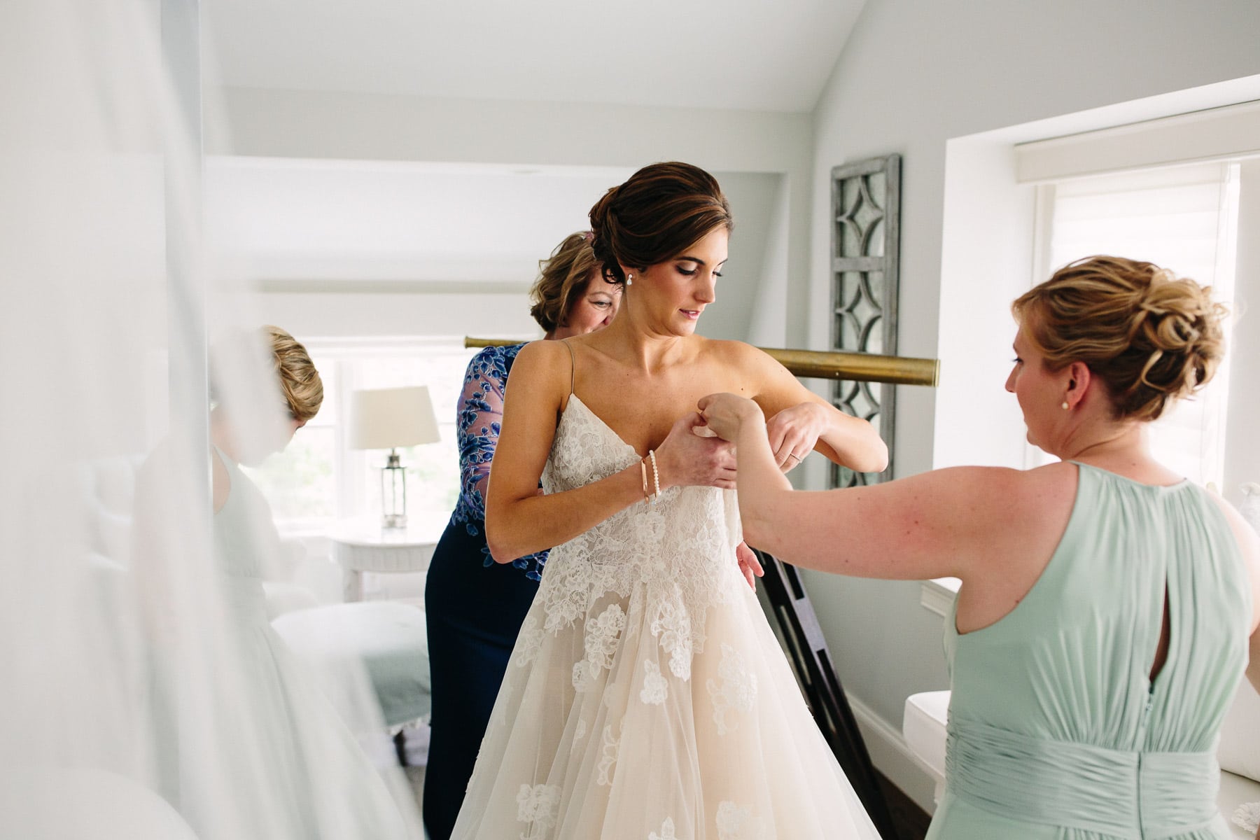 Corinthian Yacht Club wedding of Danielle and Dave, Marblehead, MA | Kelly Benvenuto Photography | Boston Wedding Photographer