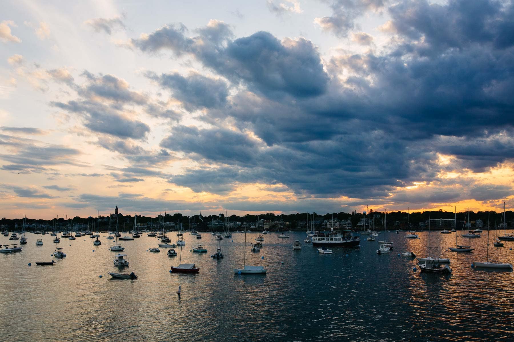 Corinthian Yacht Club wedding of Danielle and Dave, Marblehead, MA | Kelly Benvenuto Photography | Boston Wedding Photographer