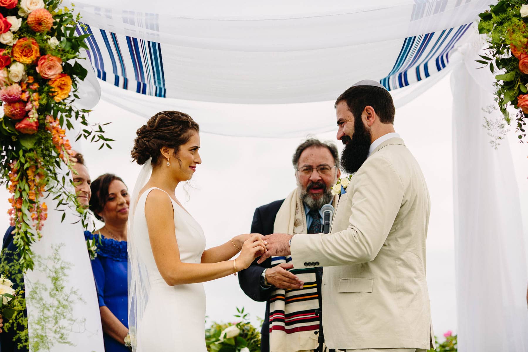Jewish wedding at Misselwood Estate | Kelly Benvenuto Photography | Boston wedding photographer