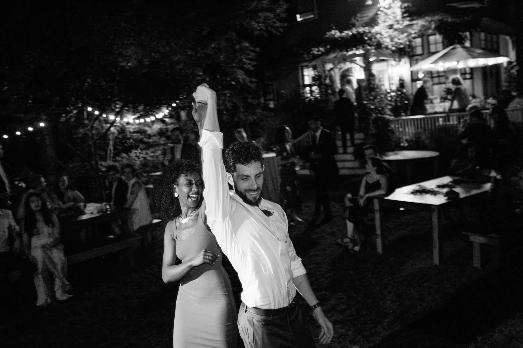 Cambridge wedding | bride and groom dance under the stars late at night | Kelly Benvenuto Photography