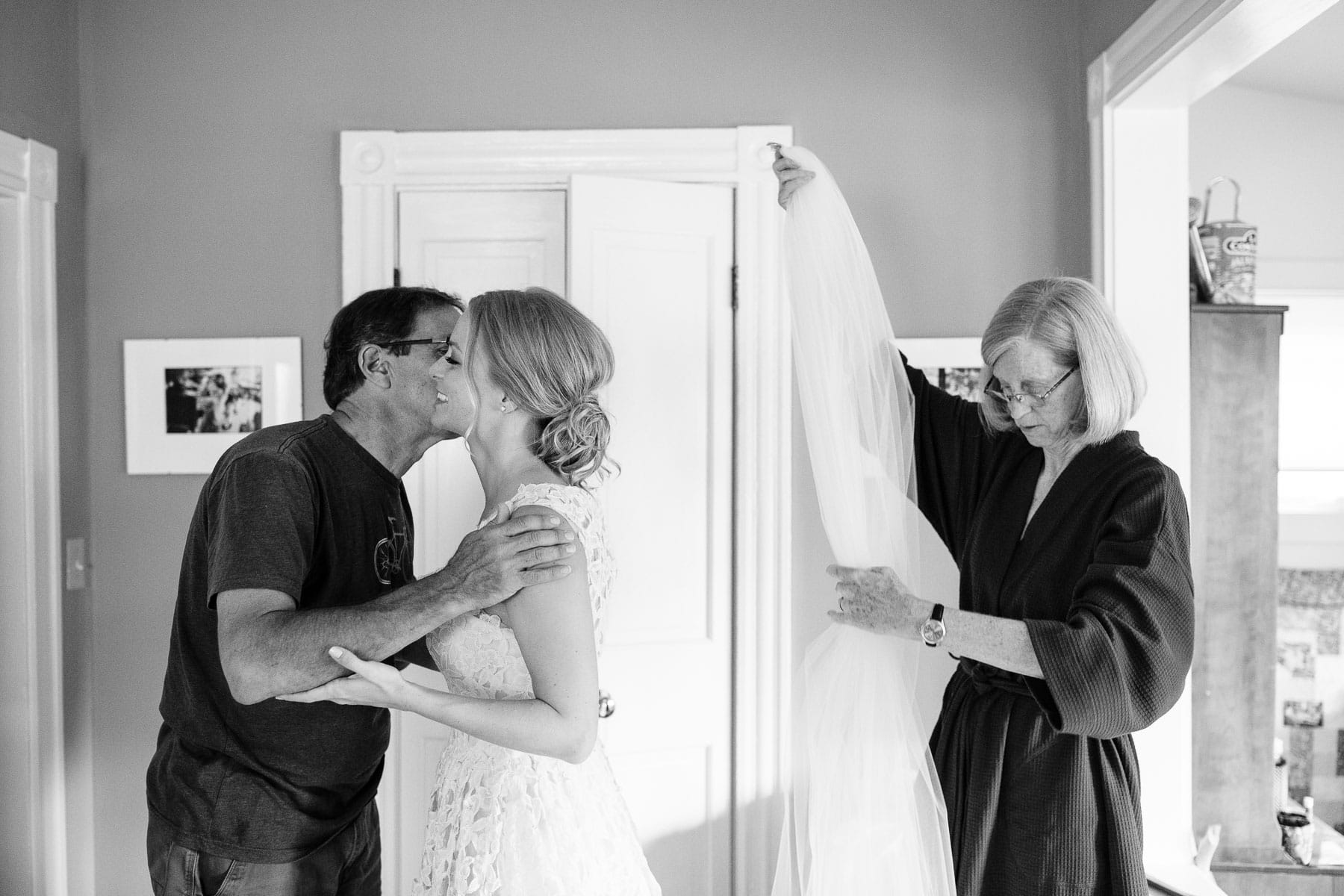 scenes from getting ready for a wedding in bride's childhood home | Kelly Benvenuto Photography
