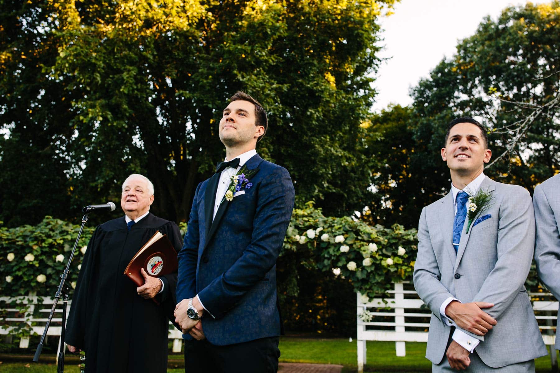 groom waiting for bride to walk down aisle | Kelly Benvenuto Photography