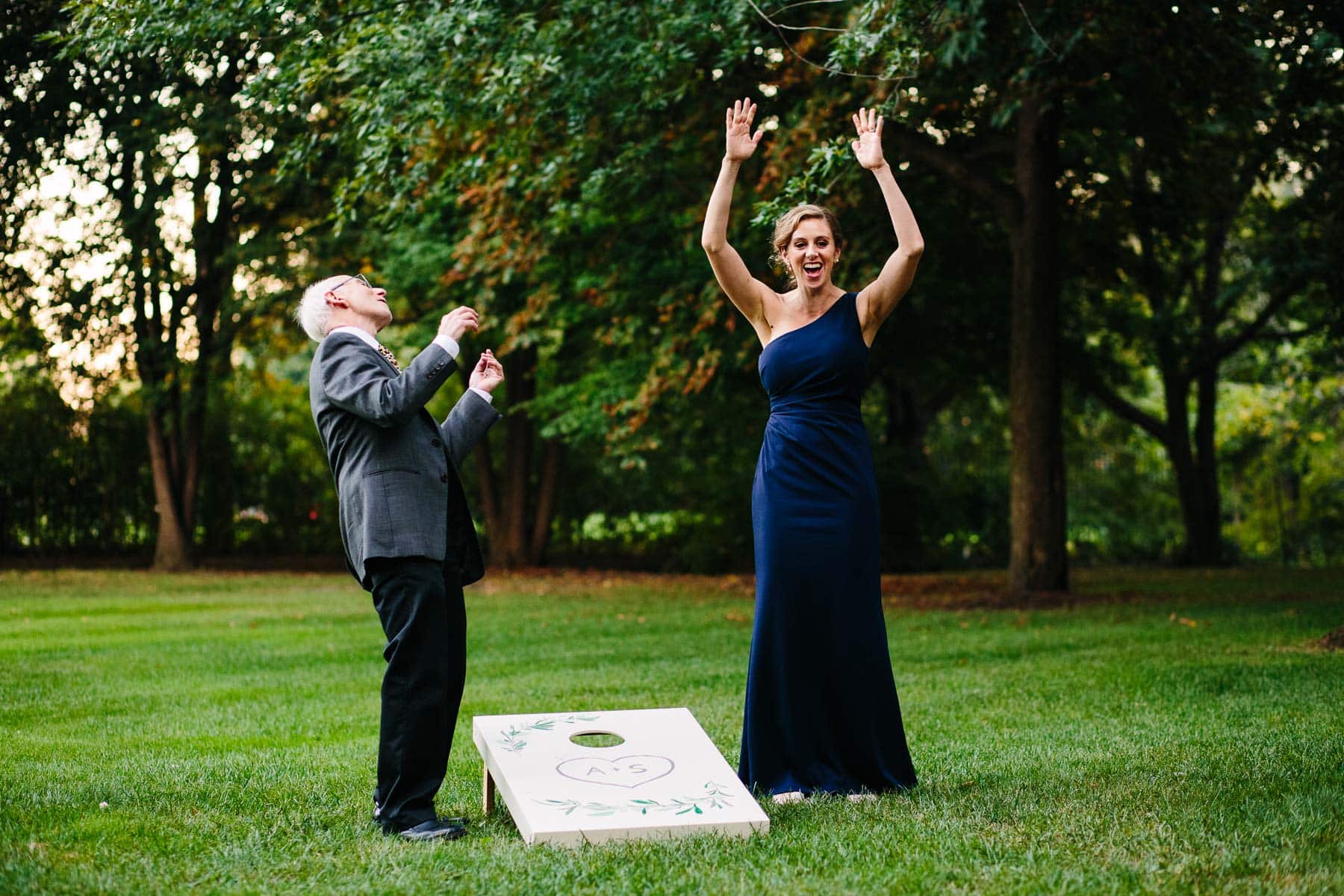 lawn games during cocktail hour | Kelly Benvenuto Photography